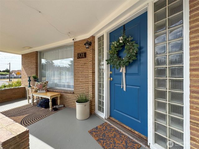 101 E Whidby Avenue, Port Angeles, WA 98362