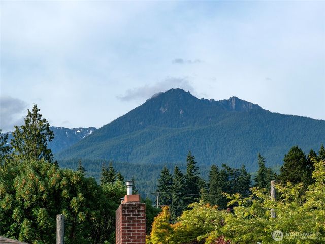 101 E Whidby Avenue, Port Angeles, WA 98362