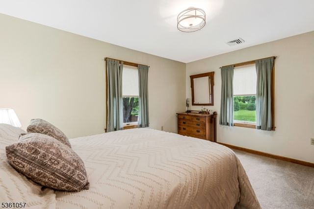 105 Vernon Ave, Hamburg Boro, NJ 07419