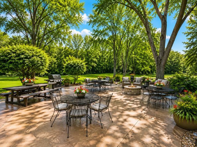 6051 Laurel Avenue 207, Golden Valley, MN 55416