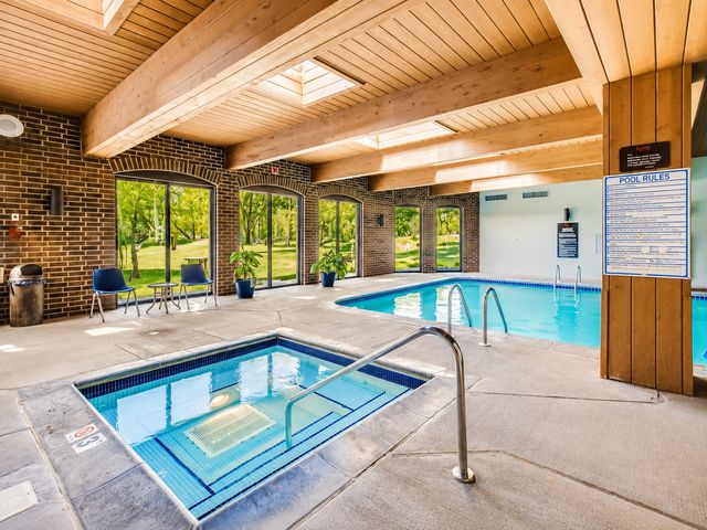 6051 Laurel Avenue 207, Golden Valley, MN 55416