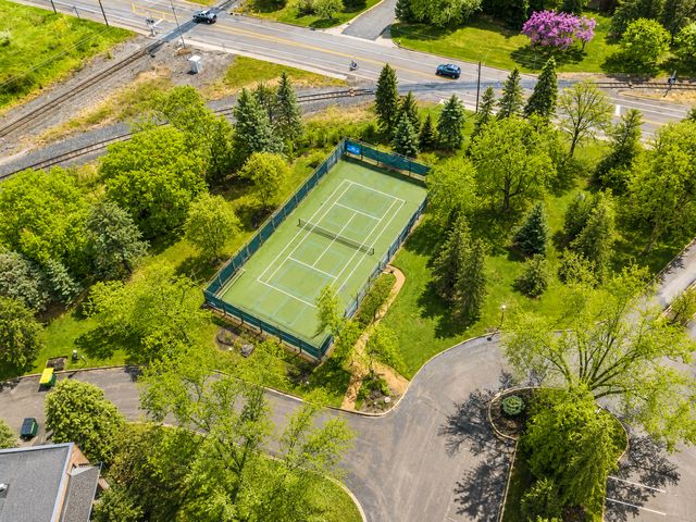 6051 Laurel Avenue 207, Golden Valley, MN 55416
