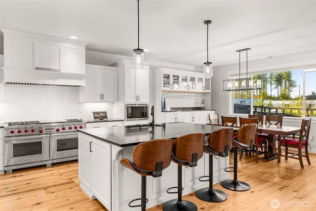 23070 SE Evergreen Street, Black Diamond, WA 98010