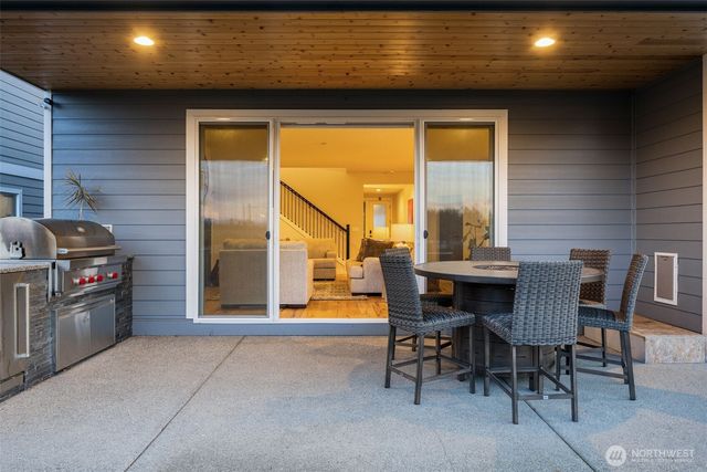 23070 SE Evergreen Street, Black Diamond, WA 98010