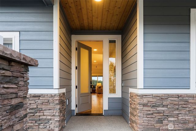 23070 SE Evergreen Street, Black Diamond, WA 98010