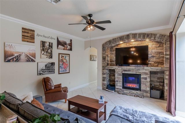 417 GRAND RESERVE DR, Davenport, FL 33837