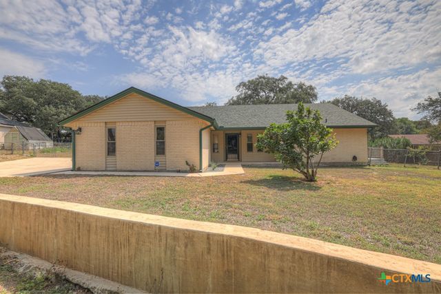 1260 Flaming Oak Drive, New Braunfels, TX 78132