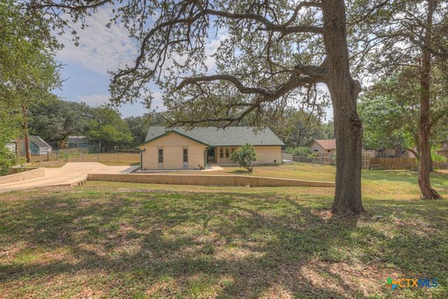 1260 Flaming Oak Drive, New Braunfels, TX 78132