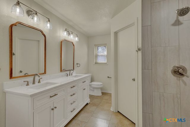 1260 Flaming Oak Drive, New Braunfels, TX 78132