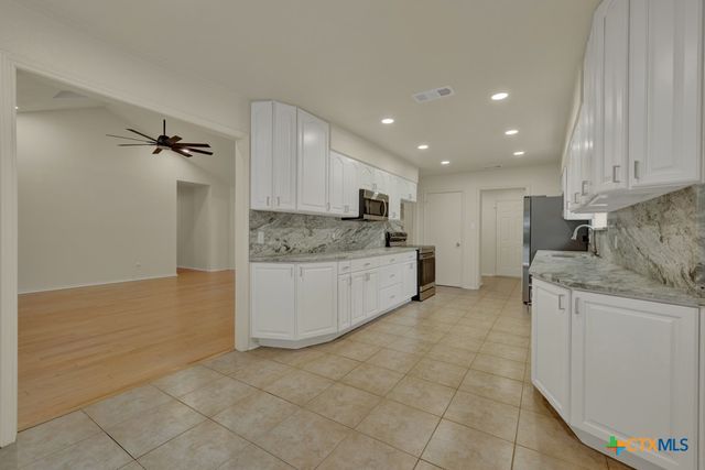 1260 Flaming Oak Drive, New Braunfels, TX 78132