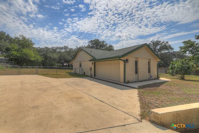 1260 Flaming Oak Drive, New Braunfels, TX 78132