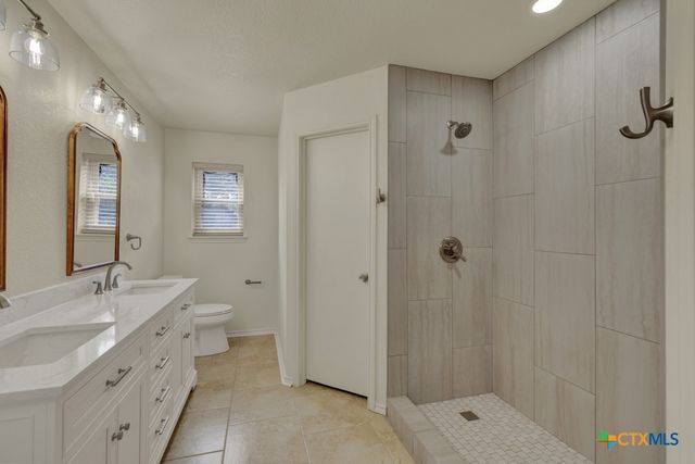 1260 Flaming Oak Drive, New Braunfels, TX 78132