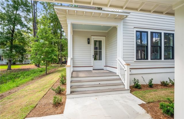 209 Harborview Dr, Beaufort, SC 29907