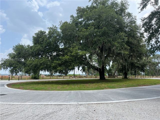 209 Harborview Dr, Beaufort, SC 29907