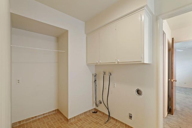 1207 Lakewood Dr, Lodi, CA 95240