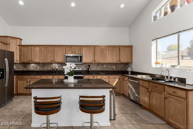 12801 W LISBON Lane, El Mirage, AZ 85335