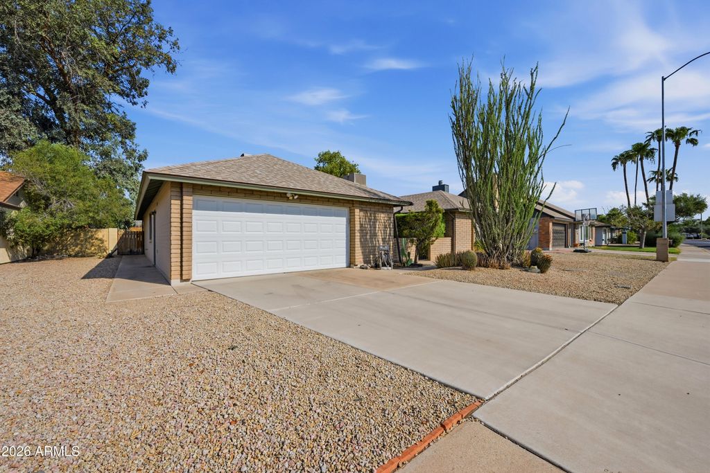 2566 S PATTERSON --, Mesa, AZ 85202 — photo 3