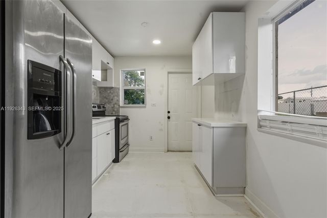 11961 SW 214th St, Miami, FL 33177