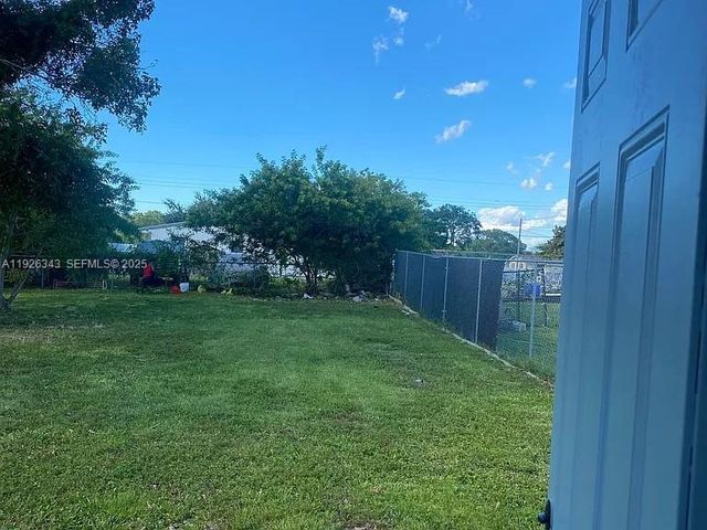 11961 SW 214th St, Miami, FL 33177