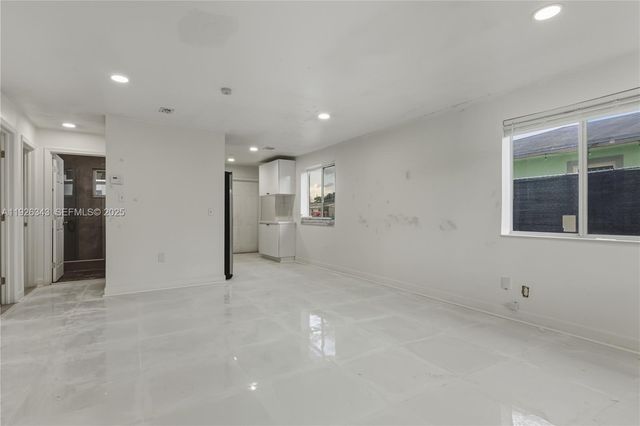 11961 SW 214th St, Miami, FL 33177