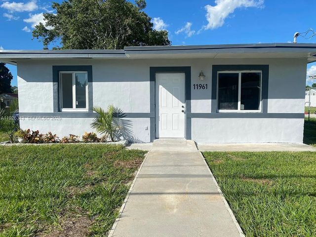 11961 SW 214th St, Miami, FL 33177