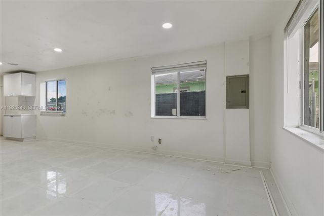 11961 SW 214th St, Miami, FL 33177