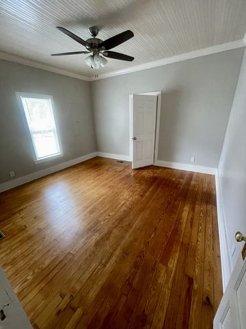 406 Cowan St, E, Cowan, TN 37318