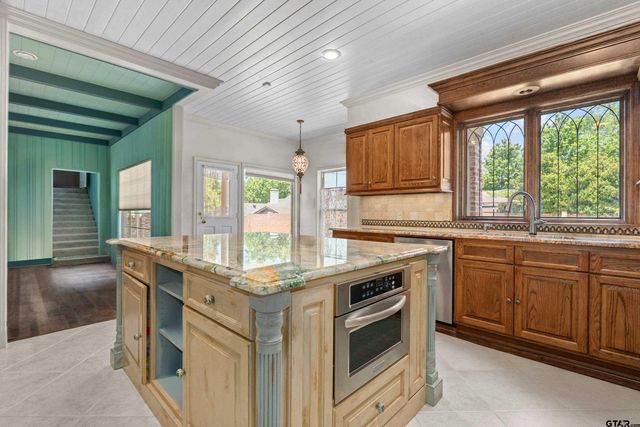121 Fair Ln, Tyler, TX 75701