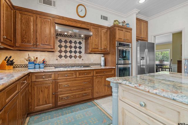 121 Fair Ln, Tyler, TX 75701