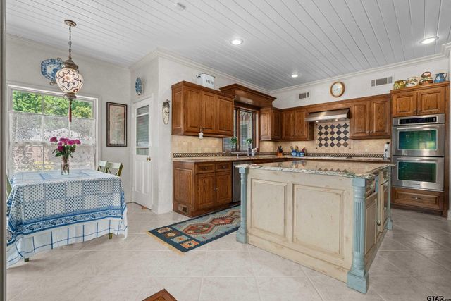 121 Fair Ln, Tyler, TX 75701