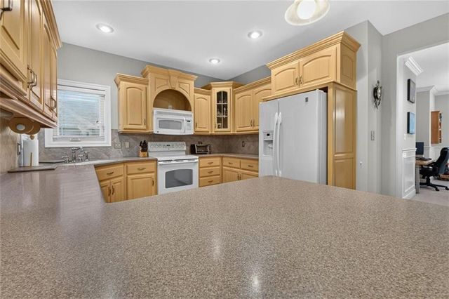 711 Willow Street, Lansing, KS 66043