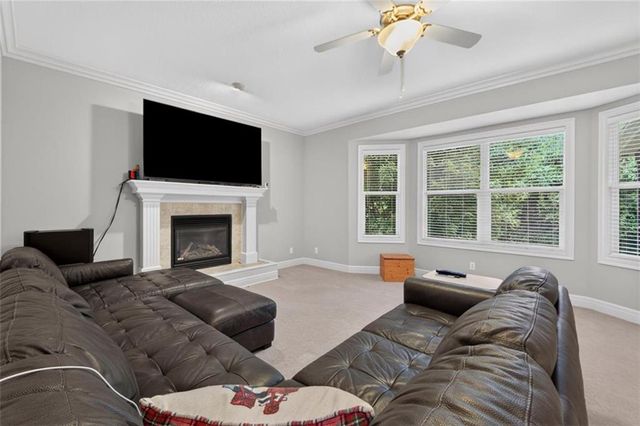 711 Willow Street, Lansing, KS 66043