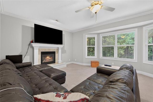 711 Willow Street, Lansing, KS 66043