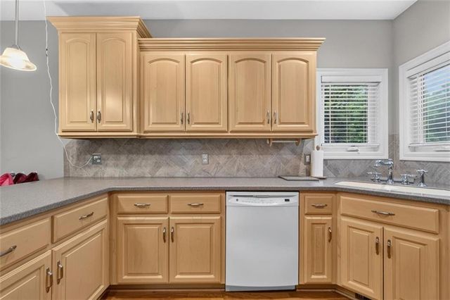 711 Willow Street, Lansing, KS 66043