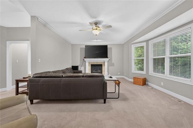 711 Willow Street, Lansing, KS 66043