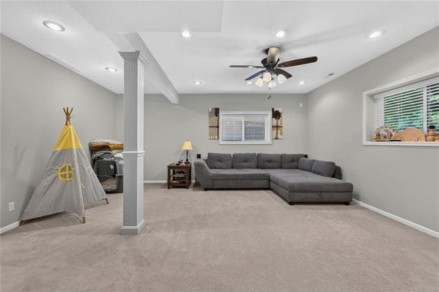 711 Willow Street, Lansing, KS 66043