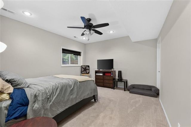 711 Willow Street, Lansing, KS 66043