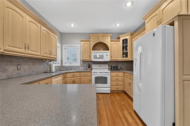 711 Willow Street, Lansing, KS 66043