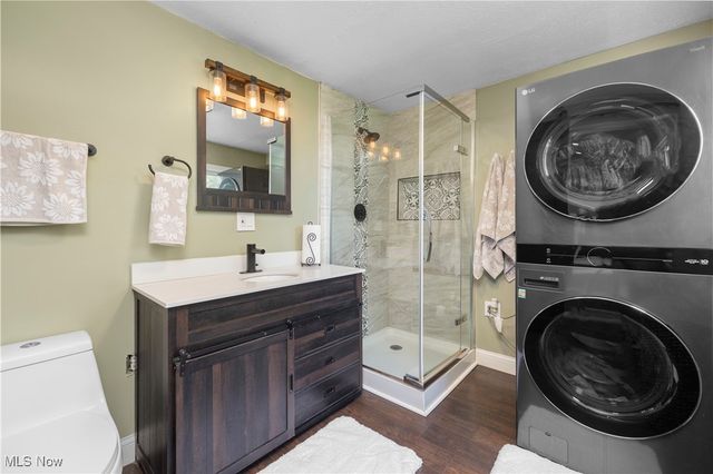 6635 Lake, Elyria, OH 44035