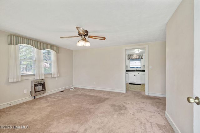 706 Miami Avenue, Wallace, NC 28466