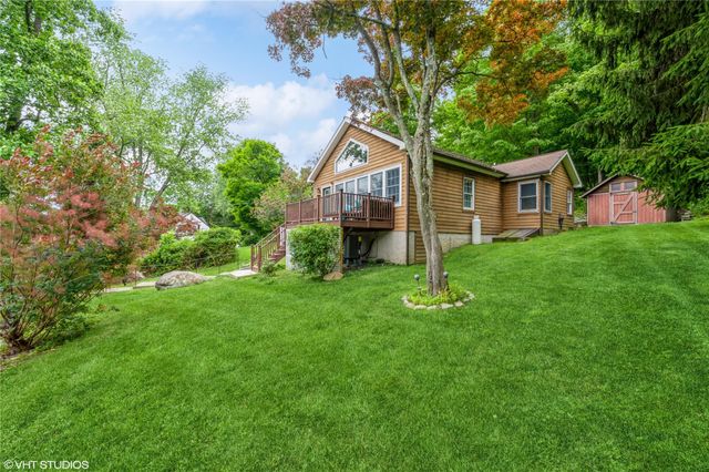63 W Shore Drive, Putnam Valley, NY 10579