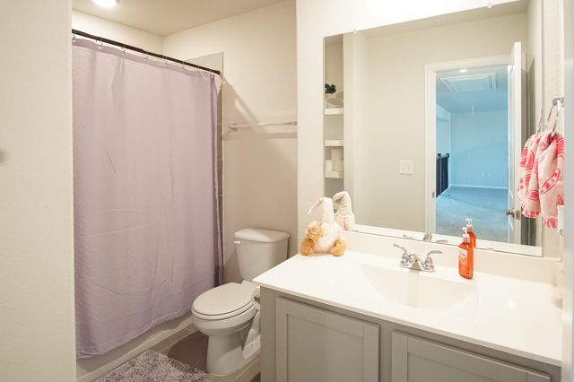 130 Yellowstone DR, Kyle, TX 78640