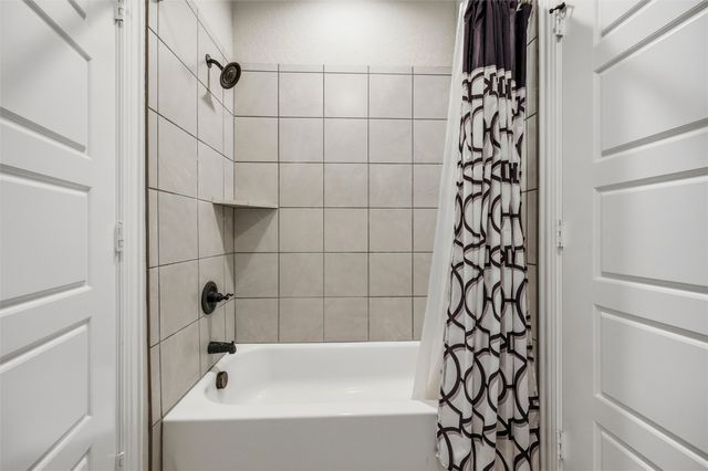 504 Stillwater Drive, Waxahachie, TX 75165