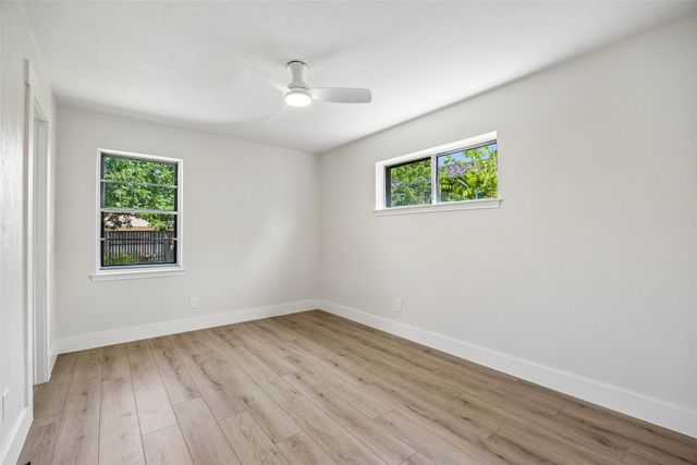 6225 N Jim Miller Road, Dallas, TX 75228