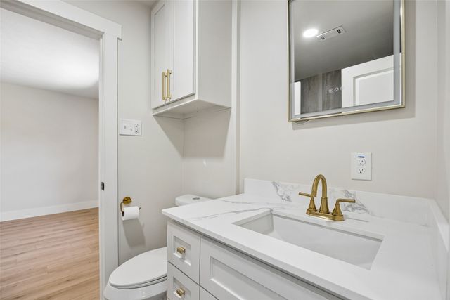 6225 N Jim Miller Road, Dallas, TX 75228