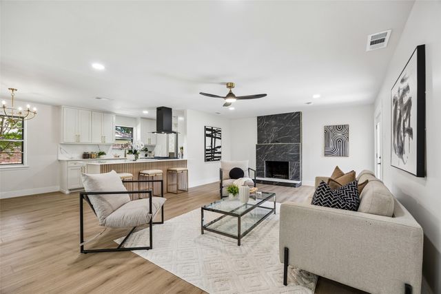 6225 N Jim Miller Road, Dallas, TX 75228