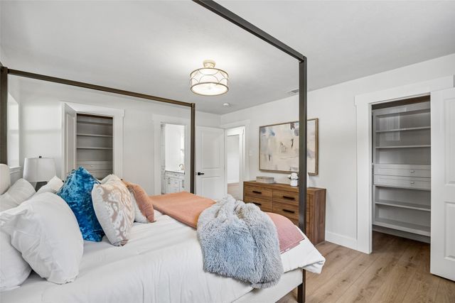 6225 N Jim Miller Road, Dallas, TX 75228