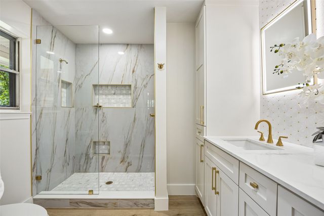 6225 N Jim Miller Road, Dallas, TX 75228