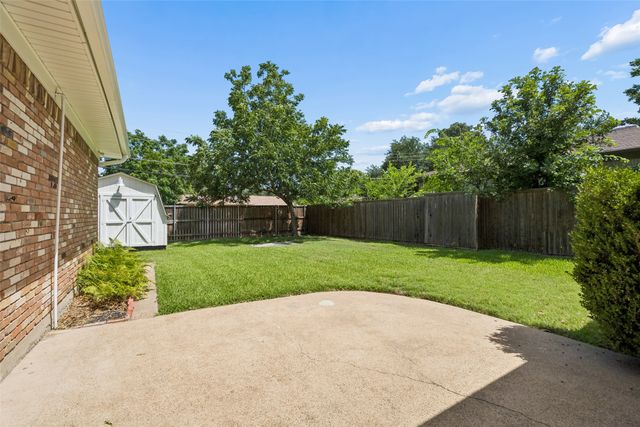 6225 N Jim Miller Road, Dallas, TX 75228