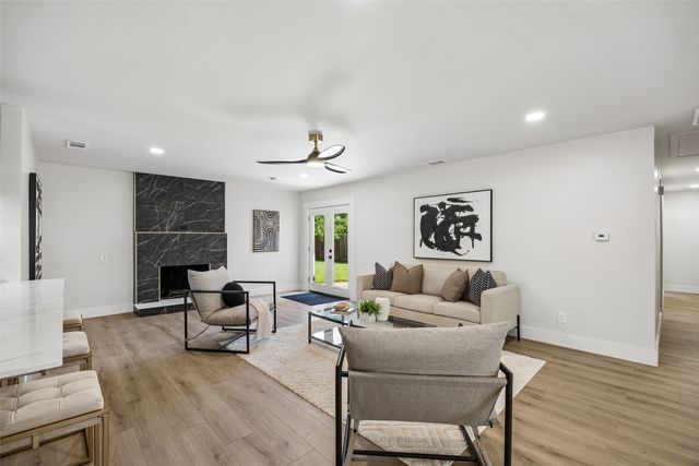 6225 N Jim Miller Road, Dallas, TX 75228